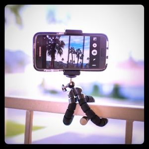 NEW Mini Tripod With Bluetooth Shutter